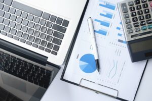 Recolher CBS e IBS fora do Simples ou trocar de regime tributário